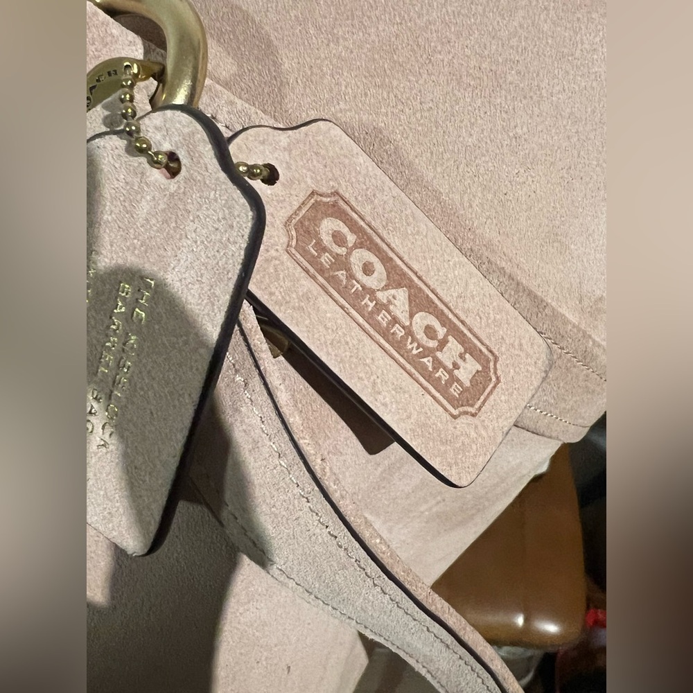 Coach suede nuage pink Kisslock barrel bag limited edition - Picture 8 of 16